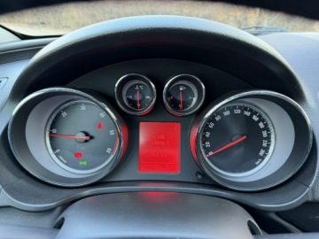 Opel Insignia I Sports Tourer 2.0 CDTI ECOTEC 160KM 2010 Opel Insignia Cosmo Sport Tour 2.0 CDTI 160KM Navi, zdjęcie 36