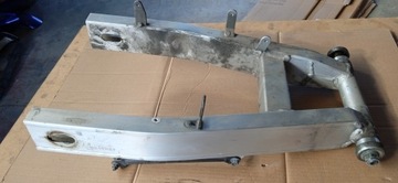 YAMAHA FAZER FZS 600 ПОВОРОТНЫЙ РЫЧАГ ПОДВЕСКА КРОНШТЕЙН ОСИ ЗАДНЕГО КОЛЕСА