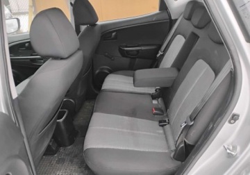 Kia Venga Mikrovan 1.4 DOHC CVVT 90KM 2011 Kia Venga 2011r, 1.4 Benzyna. Lekko uszkodzony lewy tyl. Jezdzi 1.4 90KM, zdjęcie 8