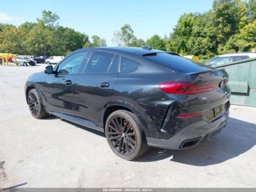 BMW X6 G06 2022 BMW X6 M50i 2022 4.4l 4.4 Benzyna 523KM, zdjęcie 3