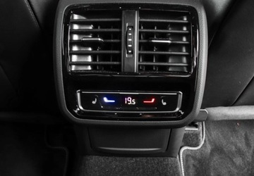 Volkswagen Arteon Fastback Facelifting 2.0 TDI 200KM 2023 Volkswagen Arteon 2.0TDI 200KM R-Line 4MOTION DSG, Nawigacja Satelitarna,, zdjęcie 15