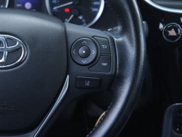 Toyota Corolla XI Sedan Facelifting 1,6 Valvematic 132KM 2017 Toyota Corolla 1.6 Valvematic, Salon Polska, zdjęcie 17