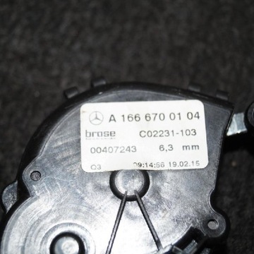 MERCEDES-BENZ GL-CLASS X166 ZADNÍ PRAVÝ MOTOR ZVEDAČ OKNO A1666700104