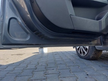 DVEŘE KOMPLETNÍ LEVÝ PŘEDNÍ OPEL ASTRA H 5D Z155