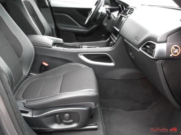 Jaguar F-Pace SUV 3.0 TDV6 300KM 2018 Jaguar F-Pace 3,0 D tylko 43t.km. R-SPORT 300KM kamera pdc 3.0 Diesel, zdjęcie 17