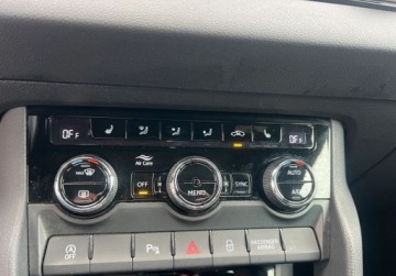 Skoda Karoq Crossover 2.0 TDI SCR 115KM 2021 Skoda Karoq Sport-line Panorama Kamera DSG Klapa elektryczna 2.0 Diesel, zdjęcie 13