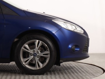 Ford Focus III Kombi Facelifting 1.0 EcoBoost 100KM 2014 Ford Focus 1.0 EcoBoost, Klima, Klimatronic, zdjęcie 14