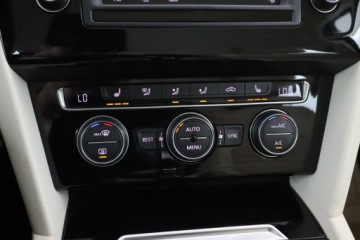 Volkswagen Passat B8 Variant 1.8 TSI BlueMotion Technology 180KM 2016 VW Passat 1.8 TSI, Salon Polska, Serwis ASO, zdjęcie 15