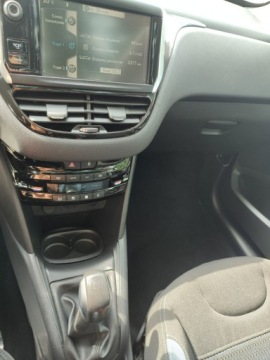 Peugeot 208 I Hatchback 3d 1.2 VTI 82KM 2012 Peugeot 208 panorama,klimatronic, zdjęcie 14