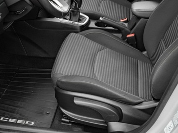 Kia Ceed III Kombi Facelifting 1.5 T-GDI 160KM 2022 Kia Cee'd GD4E984#1.5 T-GDI M 2 stref klima K.cof, zdjęcie 11