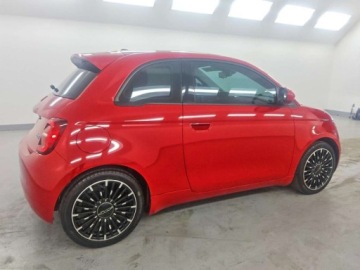 Fiat 500 III Hatchback 42kWh 118KM 2024 Fiat 500 2024 FIAT 500 E RED Elektryczny 117KM, zdjęcie 4