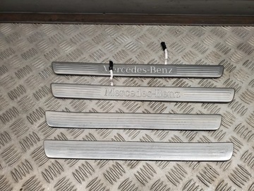 Mercedes-Benz GL X166 A1666801235 Ustaw Progi ustawić