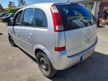 OPEL MERIVA A POLIČKA KUFRU