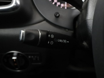 Infiniti Q30 1.5D 109KM 2016 Infiniti Q30 1.5d Premium Klimatronik Tempomat, zdjęcie 28