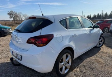 Opel Astra J Hatchback 5d 1.4 Turbo ECOTEC 140KM 2011 Opel Astra Opel Astra 1.4 Turbo ecoFLEX StartStop 1.4 Benzyna 140KM, zdjęcie 25