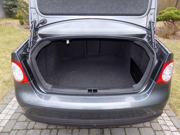 Volkswagen Jetta VI 2007 VOLKSWAGEN JETTA V 1,6 FSI 115 KM 184 TYŚ. KM, zdjęcie 17