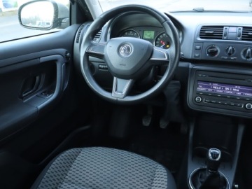 Skoda Fabia II Hatchback Facelifting 1.2 TSI 85KM 2014 Skoda Fabia 1.2 TSI, Salon Polska, Serwis ASO, zdjęcie 6