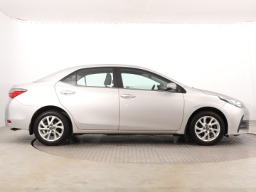 Toyota Corolla XI Sedan Facelifting 1,6 Valvematic 132KM 2017 Toyota Corolla 1.6 Valvematic, Salon Polska, zdjęcie 5