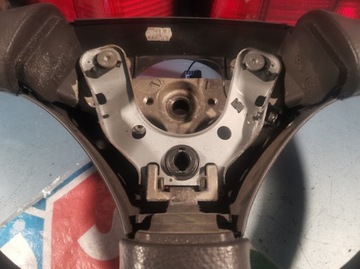 трехспицевая подушка на руль TOYOTA COROLLA IX