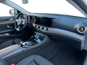 Mercedes Klasa E W213 Limuzyna 2.0 220d 194KM 2016 Mercedes-Benz Klasa E W213 Salon PL Automat Kamera Czujniki Pakiet Bu, zdjęcie 13