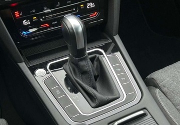 Volkswagen Passat B8 Variant Facelifting 1.5 TSI EVO 150KM 2023 Volkswagen Passat Variant Variant Business Pakiety, ACC, Kamera, GPS, Pod, zdjęcie 22