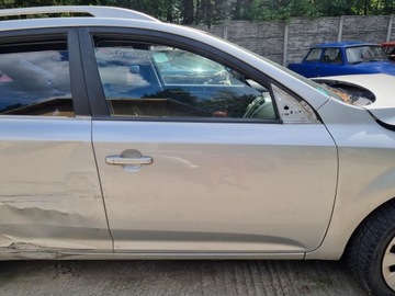 KIA CEED I SW 09-12 LIFT 2009 r. 9S DRZWI PRAWY PRZÓD PRAWE PRZEDNIE PP