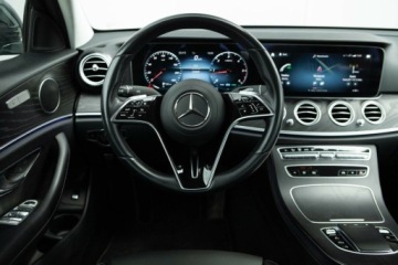 Mercedes Klasa E W213 Limuzyna Facelifting 2.0 220d 200KM 2022 Mercedes-Benz Klasa E E220d 4 Matic Salon Polska Autotrade Mercedes-Benz, zdjęcie 18