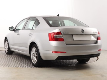 Skoda Octavia III Liftback 1.6 TDI 90KM 2016 Skoda Octavia 1.6 TDI, Navi, Klima, Klimatronic, zdjęcie 3