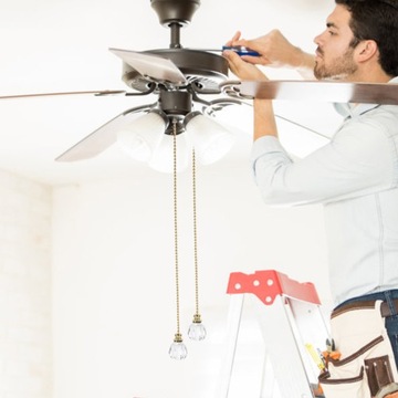 Lampka wentylatora z wiszącym łańcuszkiem, żarówka z uchwytem, 2 szt