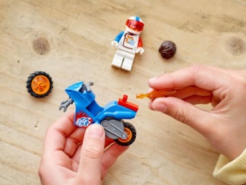 НАБОР LEGO City 60298 Мотоцикл и фигурка 14 шт.