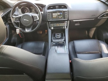 Jaguar F-Pace 2018 Jaguar F-Pace Prestige 2018 2.0l 2.0 Diesel 247KM, zdjęcie 8