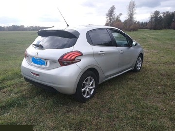 Peugeot 208 I Hatchback 5d Facelifting 1.6 BlueHDi 100KM 2016 Peugeot 208 Blue-HDi 100 Stop/Start Allure 99KM 2016r bezwypadkowy, zdjęcie 3