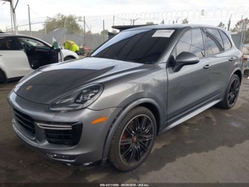 Porsche Cayenne III 2018 Porsche Cayenne GTS 2018 3.6l 3.6 Benzyna 440KM, zdjęcie 1