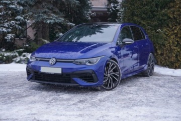 Volkswagen Golf VIII R 2.0 TSI 320KM 2022 Volkswagen Golf 4Mot DSG SalonPL Szyberdach ACC Kamera Klima 3stref