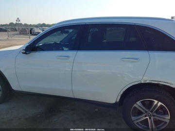 Mercedes GLC C253 2021 Mercedes-Benz GLC 300 Suv 2021 2.0l 2.0 Benzyna 255KM, zdjęcie 2
