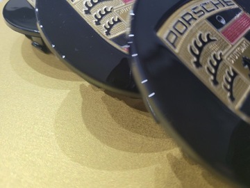 Колпаки ступиц Porsche 65 мм Черный