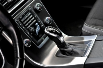 Volvo V60 I Kombi 2.0 D3 136KM 2013 Volvo V60 LiFT 2,0D 5-Cilindrów Automat Ledy, zdjęcie 19