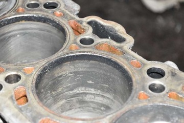 BLOK SPODEK MOTORU BKD VW GOLF 5 V PLUS 2.0 TDI 05R