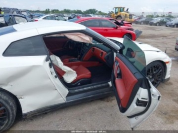 Nissan GT-R 2016 Nissan GT-R 2016 r., 3,8 L PREMIUM 3.8 Benzyna 545KM, zdjęcie 8