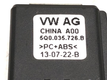 HNÍZDO USB SKODA OCTAVIA III 5Q0035726B