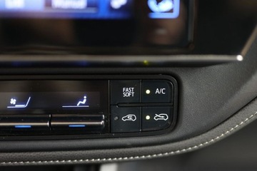 Toyota Auris II Hatchback 5d Facelifting 1.6 Valvematic 132KM 2018 Toyota Auris 1.6 Comfort 1.6 Benzyna 132KM, zdjęcie 36