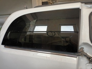 CHRYSLER TOWN COUNTRY SZYBA KAROSERYJNA PRAWY TYŁ