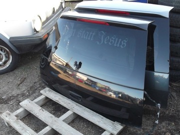 LANCER KOMBI 03-08 VII VÍKO KUFRU Z SKLO (OKNO) ČERNÁ X42