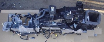 JAGUAR XF 4.2 SV8 08- NOSNÍK POD DESKA    EVROPA