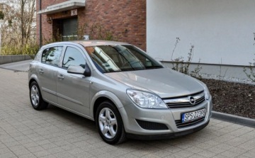 Opel Astra H Hatchback 5d 1.3 CDTI ecoFLEX 90KM 2008 Opel Astra 2008 r. Automat 123 tys. km Lift 1.2 Diesel 90KM, zdjęcie 5