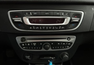 Renault Megane III Hatchback 1.4 16v TCe 130KM 2011 Renault Megane Klima Alu Super stan Gwarancja w cenie VFDJ 1.4 Benzyna, zdjęcie 21