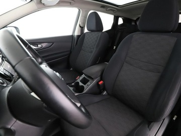 Nissan Qashqai II Crossover 1.6 dCi 130KM 2015 Nissan Qashqai Navi Panorama Czujniki parkowania, zdjęcie 12