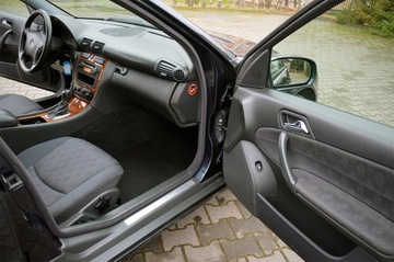 Mercedes Klasa C W203 Sedan W203 2.1 (C 200 CDI) 122KM 2004 MERCEDES C 200 CDI 122PS Avantgarde Bdb Stan AF18" Polecam OKAZJA!, zdjęcie 5