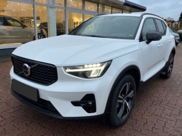 Volvo XC40 Crossover Facelifting 2.0 B3 163KM 2026 VOLVO XC40 B3 Plus Dark Suv 2.0 (163 KM) 2026, zdjęcie 1