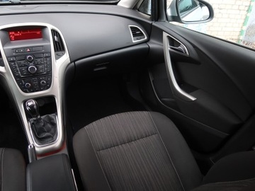 Opel Astra J Sports Tourer 1.4 Turbo ECOTEC 140KM 2011 Opel Astra 1.4 T, Klima, Tempomat, Parktronic, zdjęcie 7